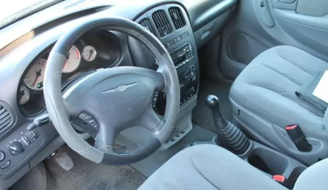 CHRYSLER Voyager 2.5 CRD TD (143 KM)