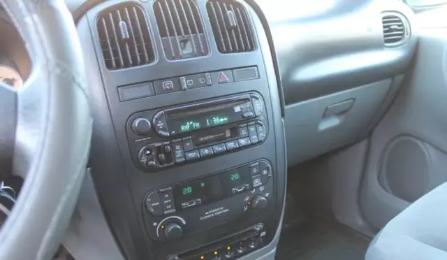 CHRYSLER Voyager 2.5 CRD TD (143 KM)