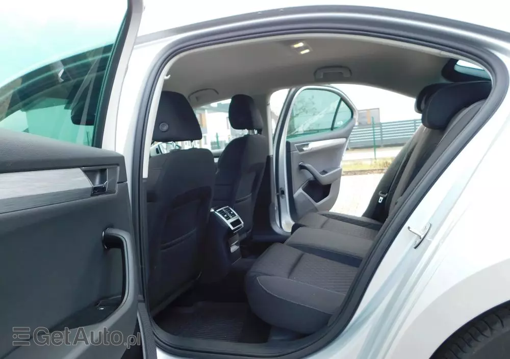 SKODA Superb 1.5 TSI Style DSG