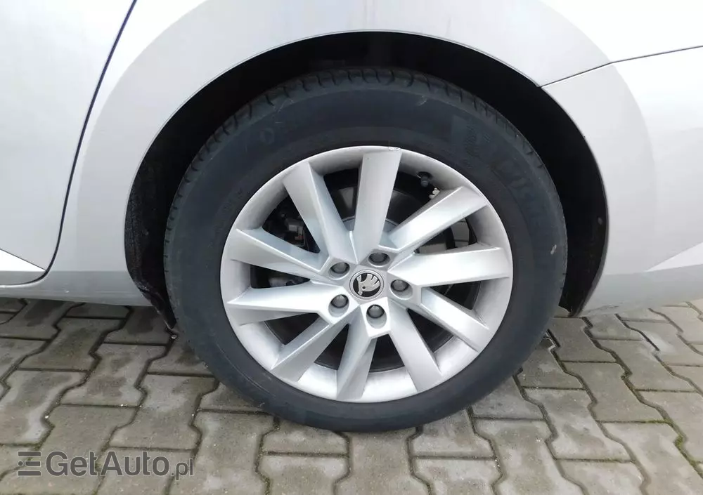 SKODA Superb 1.5 TSI Style DSG