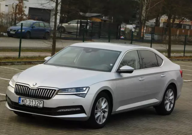 SKODA Superb 1.5 TSI Style DSG