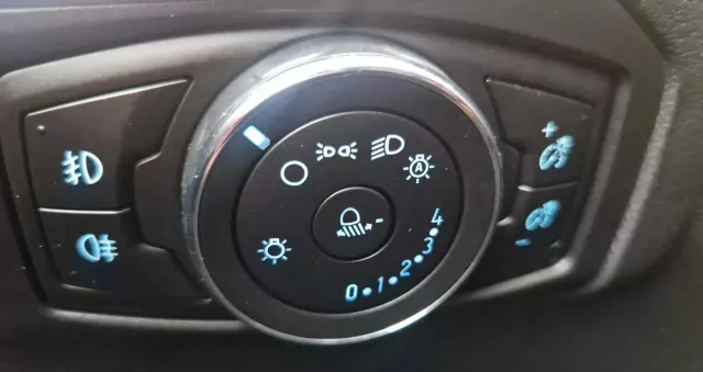 FORD Focus 1.6 TDCi DPF Titanium