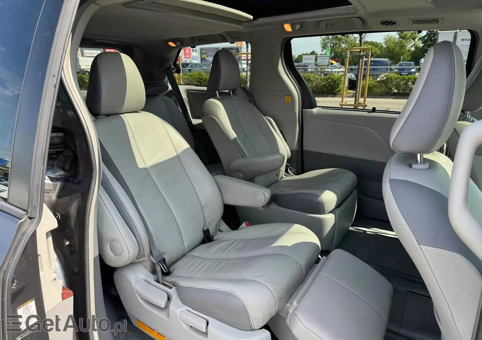 TOYOTA Sienna 3.5 V6