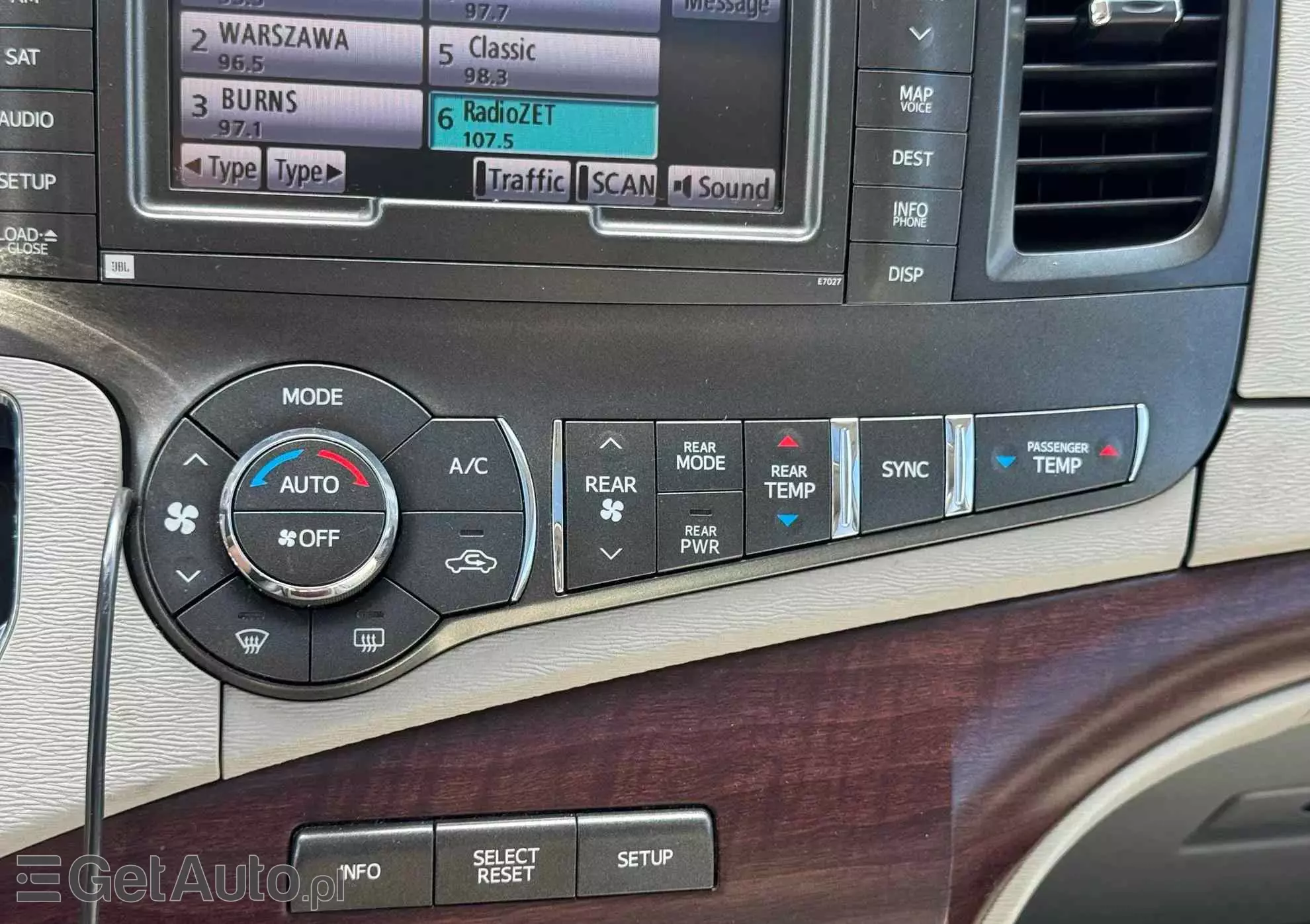 TOYOTA Sienna 3.5 V6