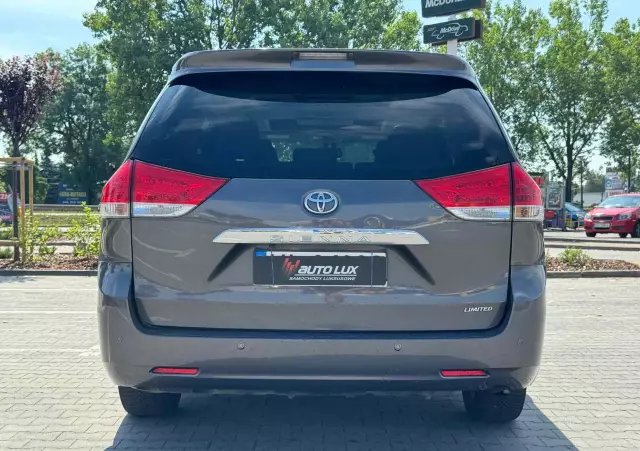 TOYOTA Sienna 3.5 V6