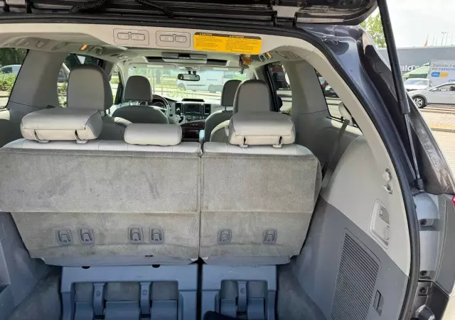 TOYOTA Sienna 3.5 V6