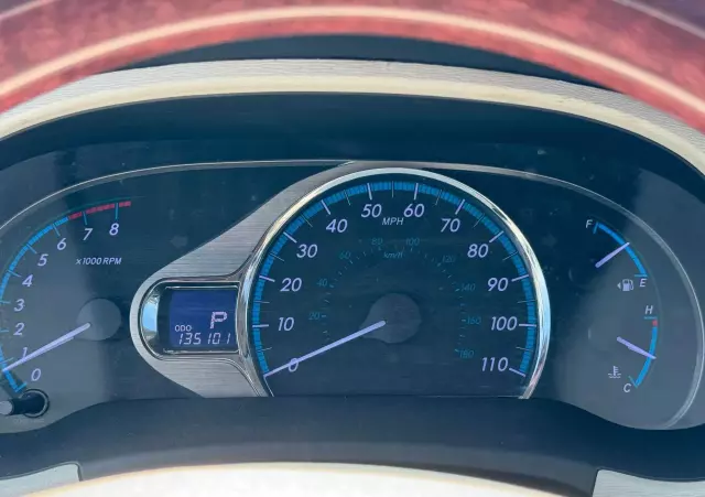 TOYOTA Sienna 3.5 V6