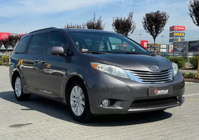 TOYOTA Sienna 3.5 V6