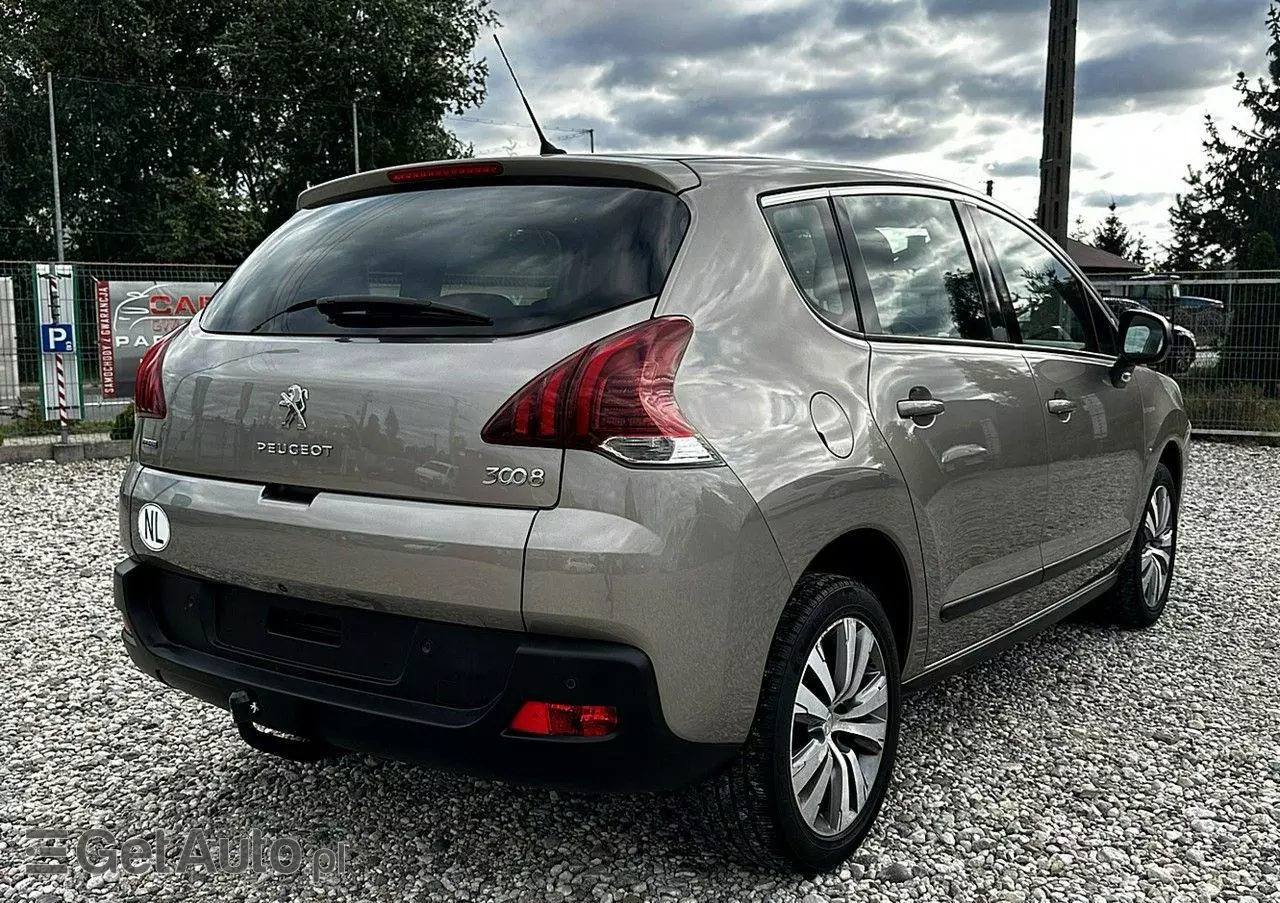 PEUGEOT 3008 