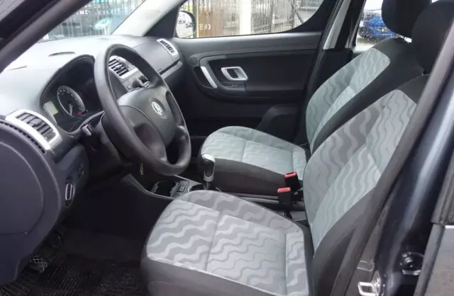 SKODA Roomster 