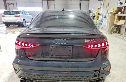 AUDI S3 