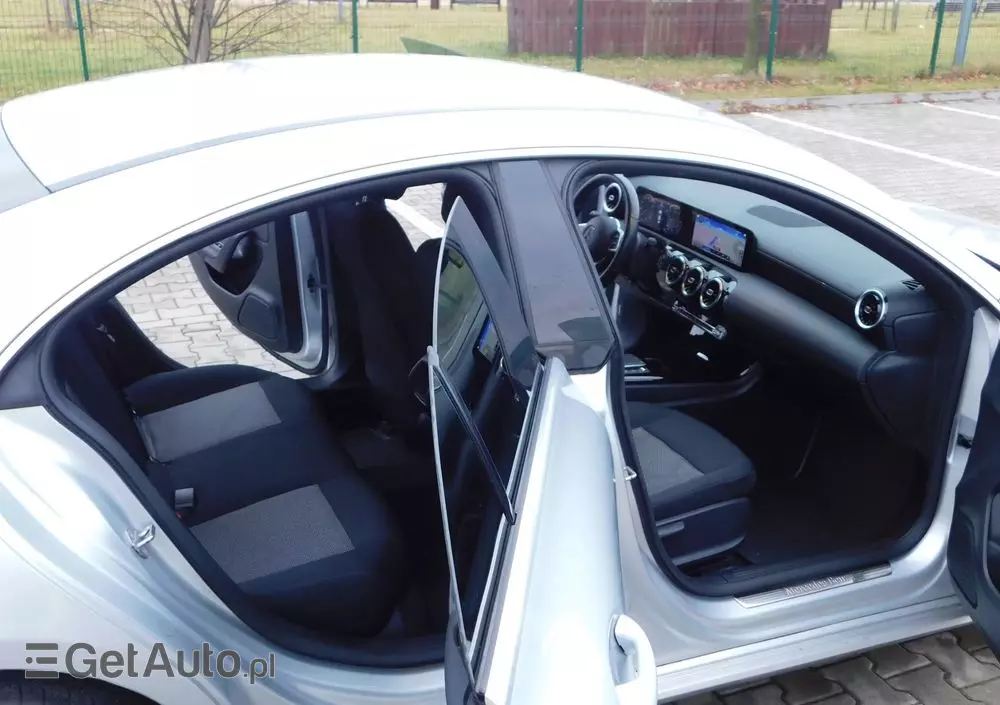 MERCEDES-BENZ CLA 200 d 8G-DCT