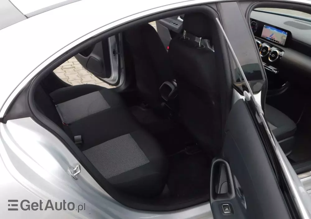 MERCEDES-BENZ CLA 200 d 8G-DCT