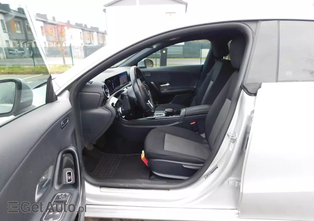 MERCEDES-BENZ CLA 200 d 8G-DCT