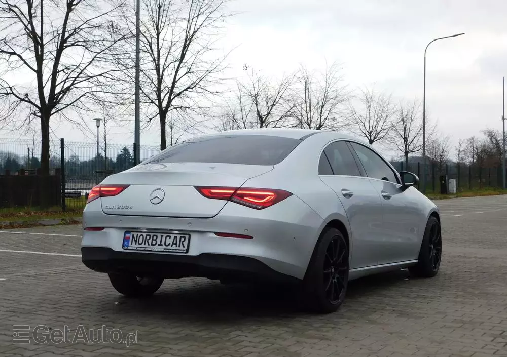 MERCEDES-BENZ CLA 200 d 8G-DCT