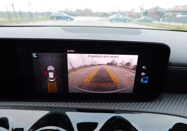 MERCEDES-BENZ CLA 200 d 8G-DCT