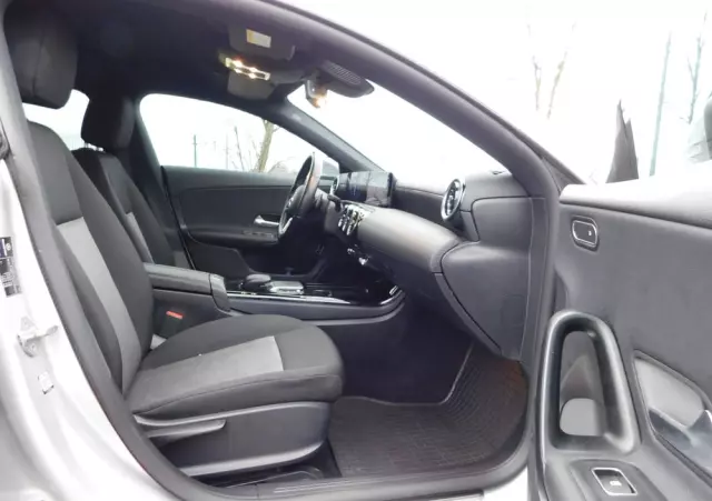 MERCEDES-BENZ CLA 200 d 8G-DCT