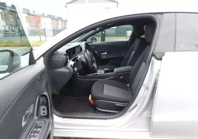 MERCEDES-BENZ CLA 200 d 8G-DCT