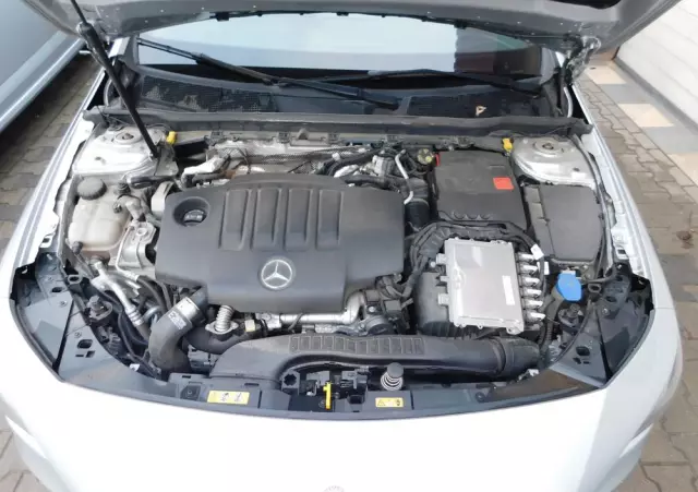 MERCEDES-BENZ CLA 200 d 8G-DCT