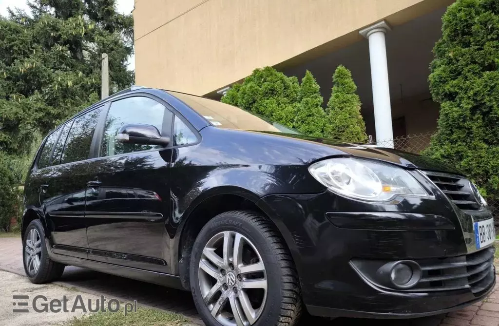 VOLKSWAGEN Touran 