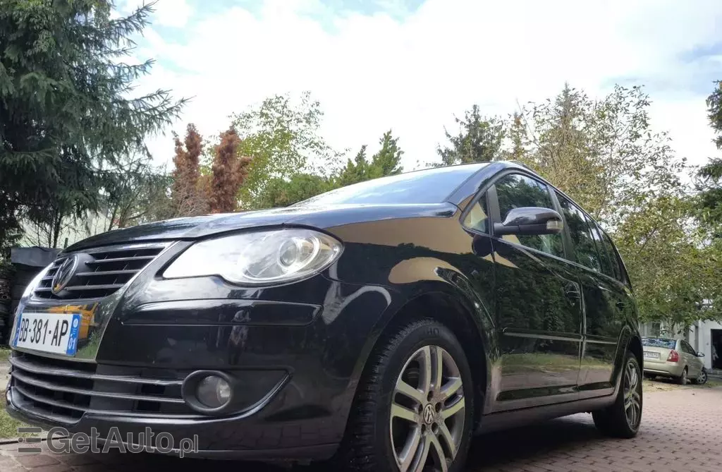 VOLKSWAGEN Touran 
