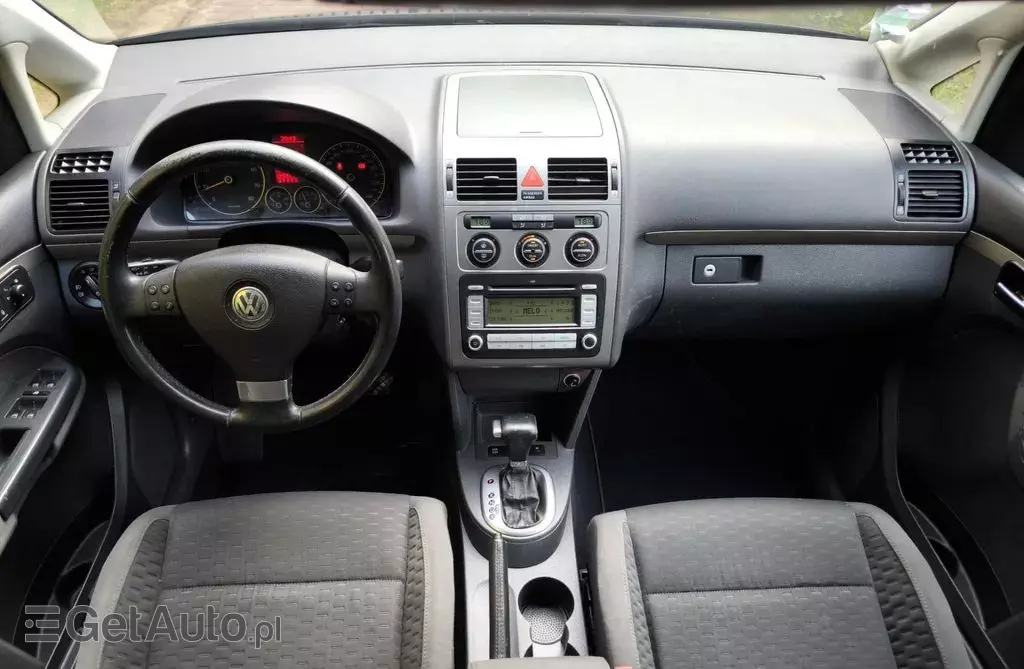 VOLKSWAGEN Touran 
