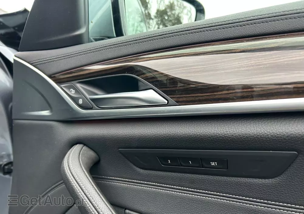 BMW Seria 5 530i Luxury Line