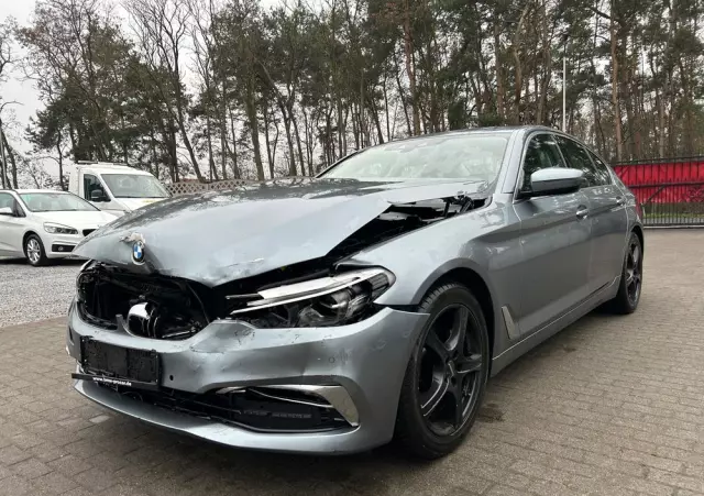 BMW Seria 5 530i Luxury Line