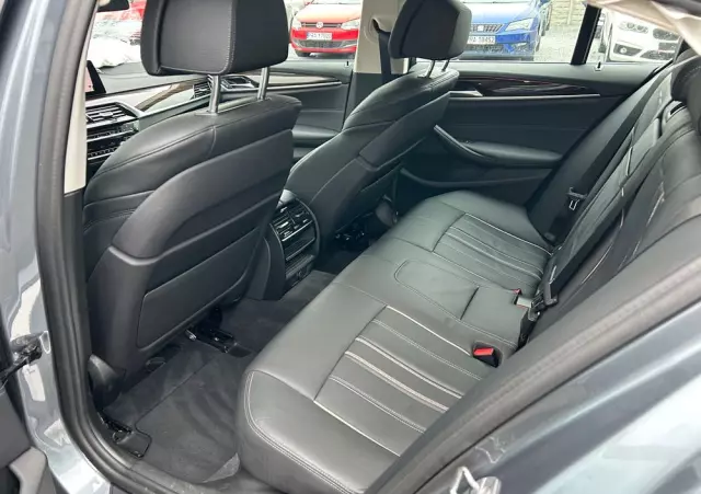 BMW Seria 5 530i Luxury Line