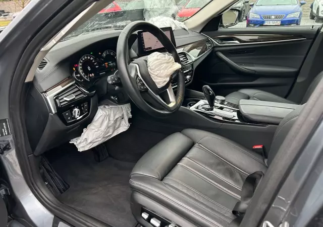 BMW Seria 5 530i Luxury Line