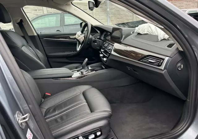 BMW Seria 5 530i Luxury Line