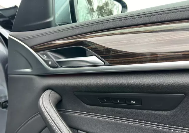 BMW Seria 5 530i Luxury Line