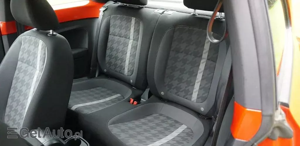VOLKSWAGEN Beetle 