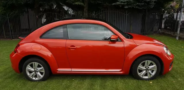 VOLKSWAGEN Beetle 