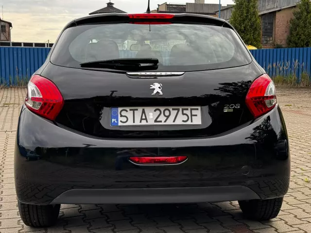 PEUGEOT 208 