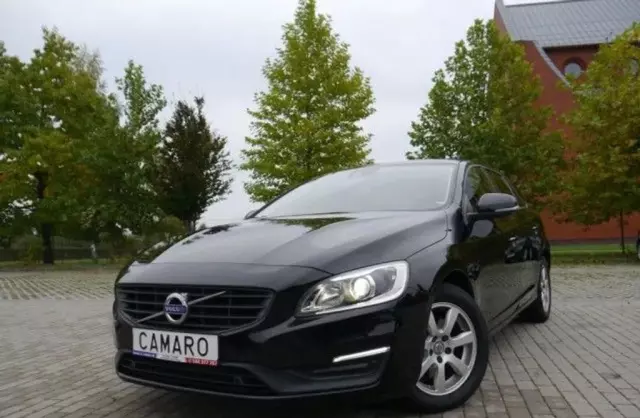 VOLVO V60 