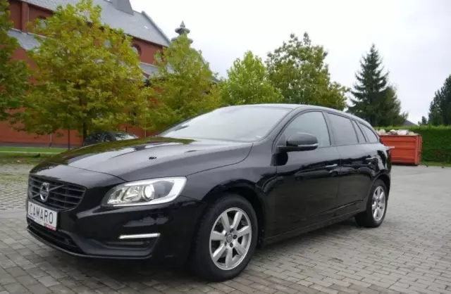 VOLVO V60 