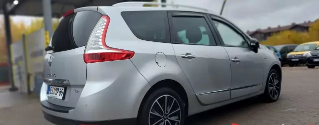 RENAULT Grand Scenic 