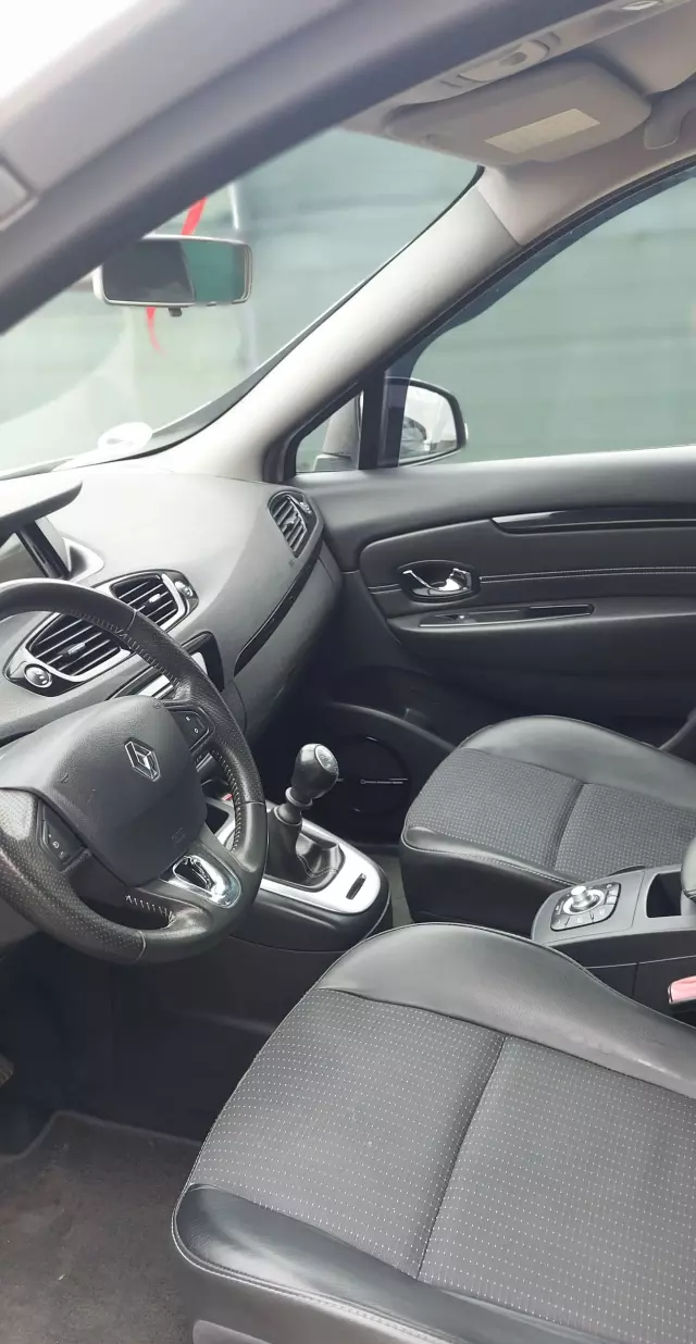 RENAULT Grand Scenic 
