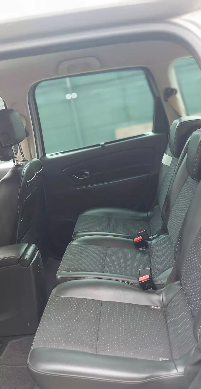 RENAULT Grand Scenic 