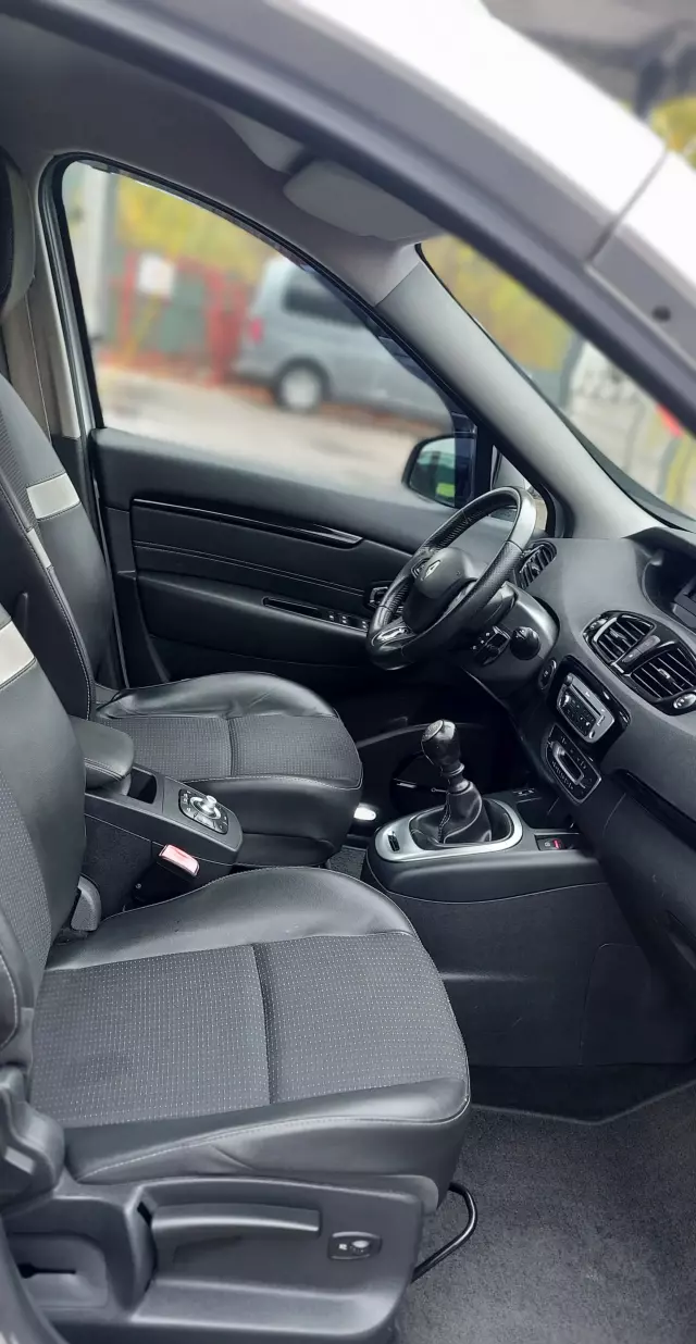 RENAULT Grand Scenic 