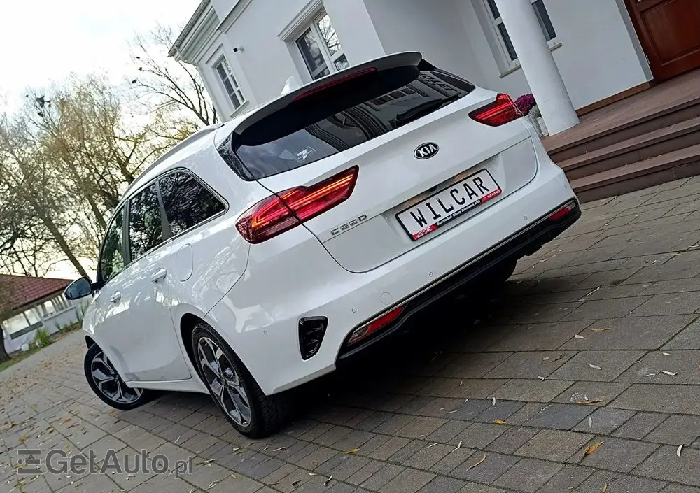 KIA Ceed SW 1.6 CRDi DCT Platinum Edition