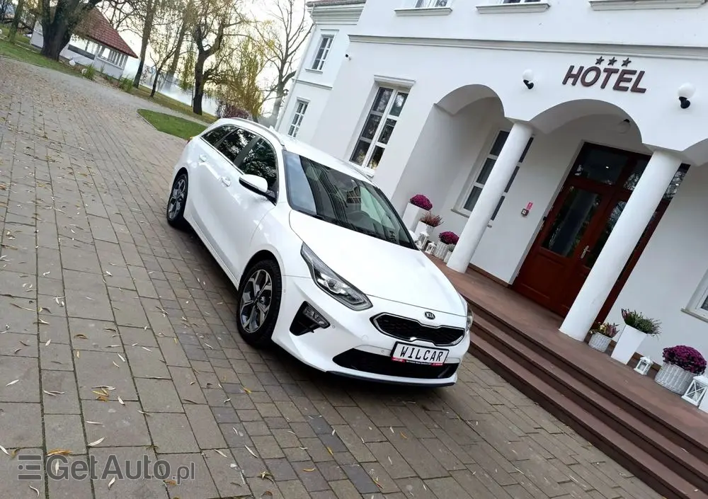KIA Ceed SW 1.6 CRDi DCT Platinum Edition