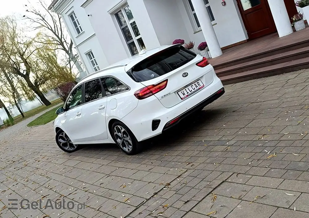 KIA Ceed SW 1.6 CRDi DCT Platinum Edition