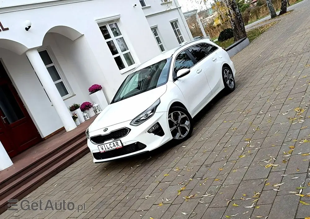 KIA Ceed SW 1.6 CRDi DCT Platinum Edition
