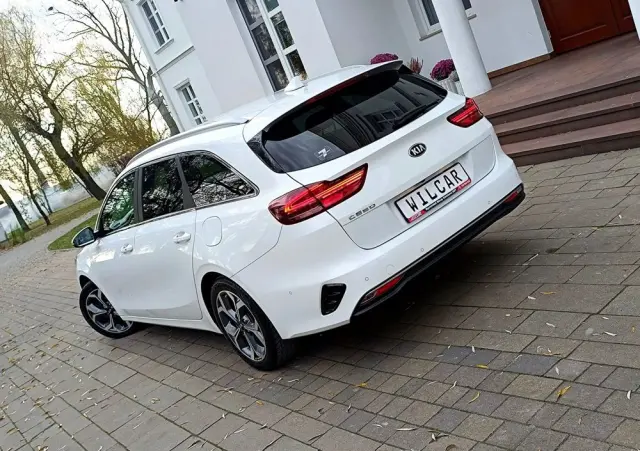 KIA Ceed SW 1.6 CRDi DCT Platinum Edition