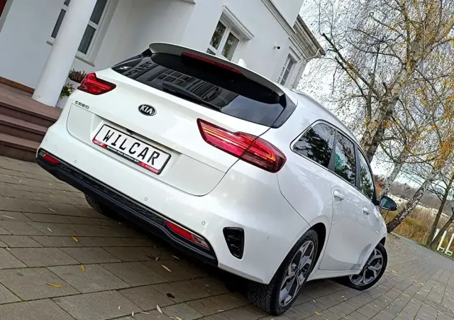 KIA Ceed SW 1.6 CRDi DCT Platinum Edition