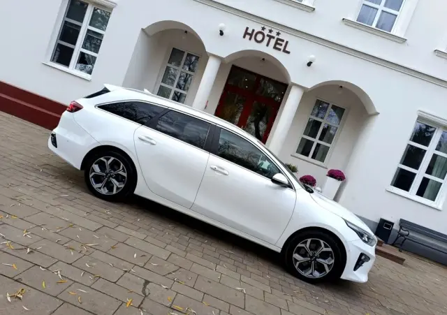 KIA Ceed SW 1.6 CRDi DCT Platinum Edition