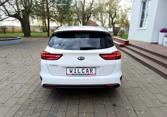 KIA Ceed SW 1.6 CRDi DCT Platinum Edition