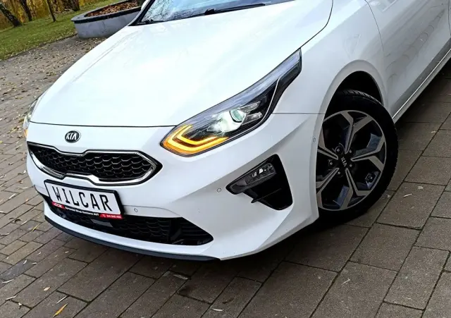KIA Ceed SW 1.6 CRDi DCT Platinum Edition